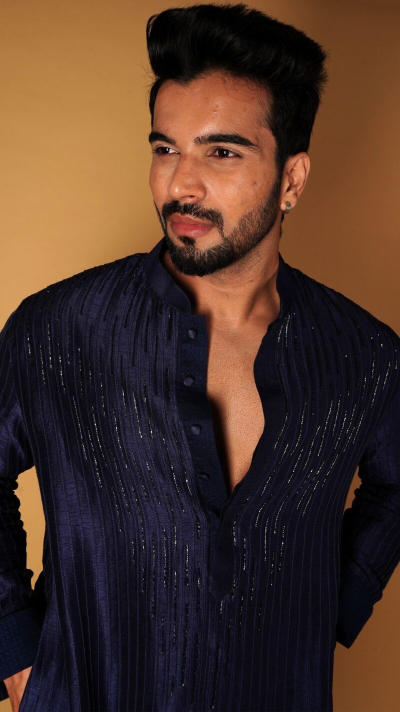 Blue pin tuck kurta - Image 4