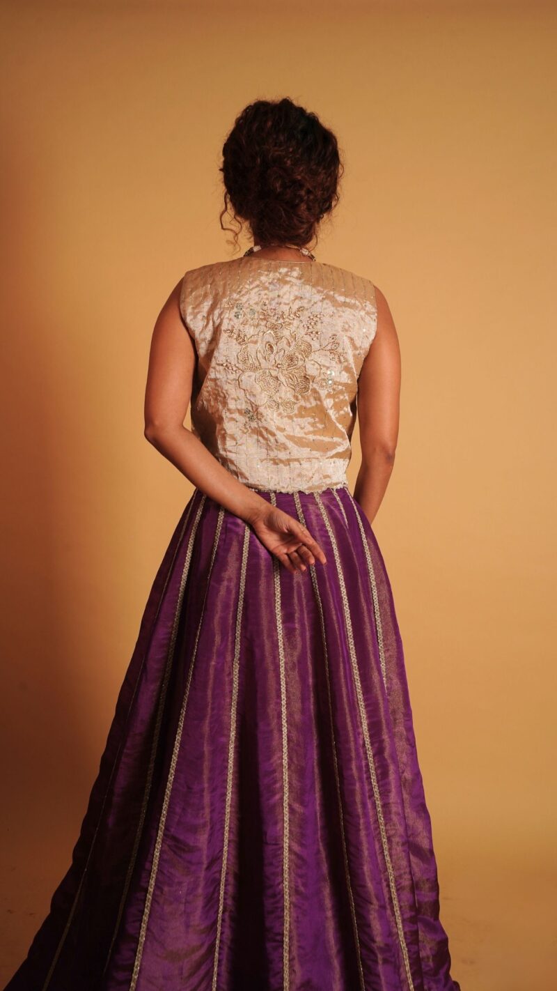 Golden jacket & skirt - Image 4