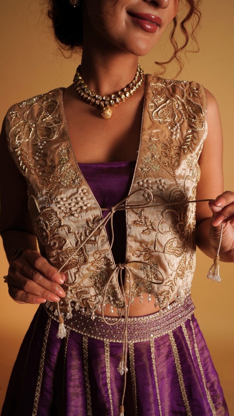 Golden jacket & skirt - Image 5