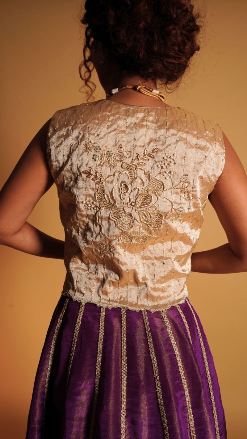 Golden jacket & skirt - Image 6