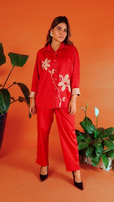 Blooming appliqué shirt