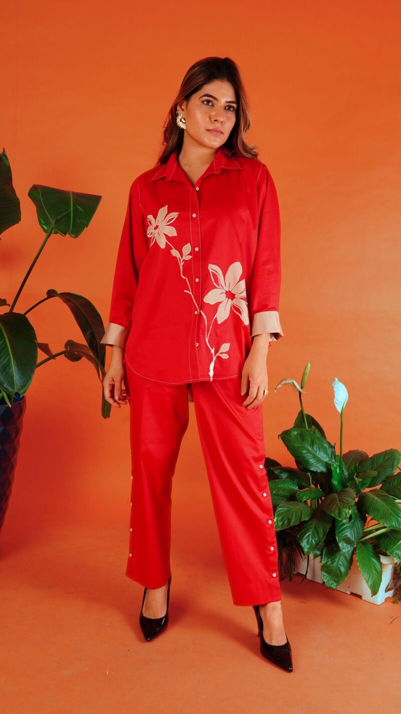 Blooming appliqué shirt